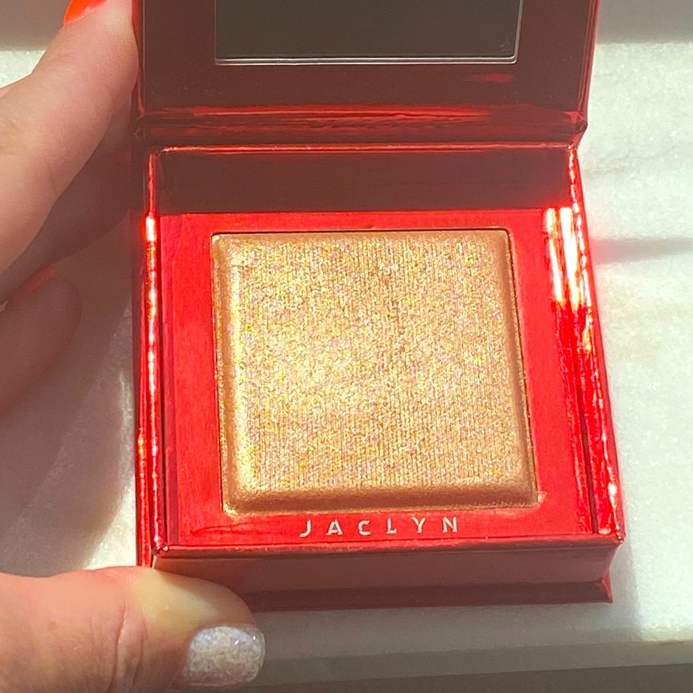 Jaclyn hill highlighter